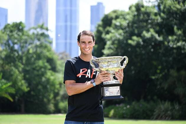 January 31, 2022: Rafael Nadal poses for photographs with the 2022 Australian Open trophy at Government House in Melbourne, Australia. Cal Media Melbourne Australia - ZUMAc04_ 20220131_zaf_c04_035 Copyright: xSydneyxLowx