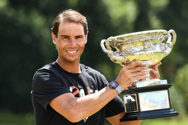 (220131) -- MELBOURNE, Jan. 31, 2022 -- Rafael Nadal of Spain poses with his trophy of Australian Open at Government House in Melbourne, Australia, Jan. 31, 2022. (Photo by Xinhua) (SP)AUSTRALIA-MELBOURNE-TENNIS-AUSTRALIAN OPEN-NADAL-TROPHY BaixXue 