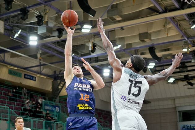 medi bayreuth Parma Perm , Basketball, FIBA Europe Cup, Round 2 , Matchday 5, Season 2021 2022, 01 02 2022 18 Evgeny Voronov Parma Perm 15 Allen Terry medi Bayreuth medi bayreuth Parma Perm , Basketball, FIBA Europe Cup, Round 2, Matchday 5, Season 2021 2022, 01 02 2022 Bayreuth Copyright: xEibner-Pressefoto ThorstenxOchsx EP_TOS