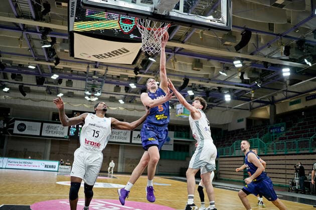 medi bayreuth Parma Perm , Basketball, FIBA Europe Cup, Round 2 , Matchday 5, Season 2021 2022, 01 02 2022 5 Marex Meijeris Parma Perm 15 Allen Terry medi Bayreuth medi bayreuth Parma Perm , Basketball, FIBA Europe Cup, Round 2, Matchday 5, Season 2021 2022, 01 02 2022 Bayreuth Copyright: xEibner-Pressefoto ThorstenxOchsx EP_TOS