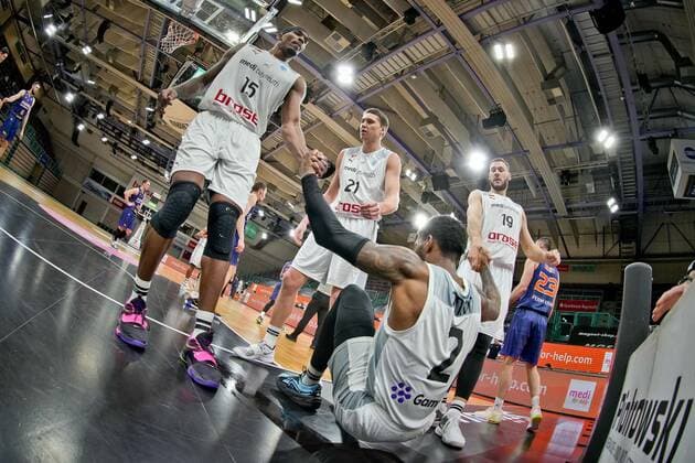 medi bayreuth Parma Perm , Basketball, FIBA Europe Cup, Round 2 , Matchday 5, Season 2021 2022, 01 02 2022 15 Allen Terry medi Bayreuth 19 Sajus Martynas medi Bayreuth 21 Joesaar Janari medi Bayreuth 2 Anim Sacar medi bayreuth medi bayreuth Parma Perm , Basketball, FIBA Europe Cup, Round 2, Matchday 5, Season 2021 2022, 01 02 2022 Bayreuth Copyright: xEibner-Pressefoto ThorstenxOchsx EP_TOS