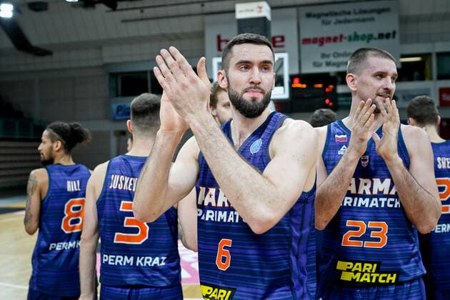 medi bayreuth Parma Perm , Basketball, FIBA Europe Cup, Round 2 , Matchday 5, Season 2021 2022, 01 02 2022 23 Valery Likhodey Parma Perm 6 Eigirdas Zukauskas Parma Perm medi bayreuth Parma Perm , Basketball, FIBA Europe Cup, Round 2, Matchday 5, Season 2021 2022, 01 02 2022 Bayreuth Copyright: xEibner-Pressefoto ThorstenxOchsx EP_TOS