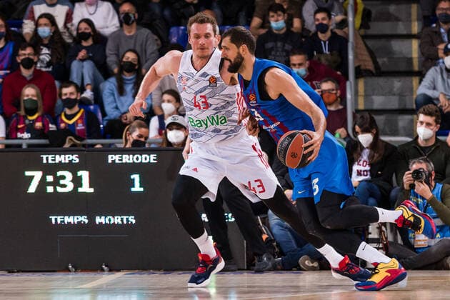 February 1, 2022, Barcelona, Barcelona, Spain: Nikola Mirotic of FC Barcelona, Barca in action against Leon Radosevic of Bayern Munich during the Turkish Airlines EuroLeague match between FC Barcelona and FC Bayern Munich at Palau Blaugrana on February 01, 2022 in Barcelona, Spain. Barcelona Spain - ZUMAa181 20220201_zaa_a181_011 Copyright: xJavierxBorregox