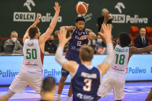 WARSZAWA 02.02.2021 MECZ TOP 16 FIBA EUROPE CUP SEZON 2021 2022 --- FIBA EUROPE CUP SEASON 2021 2022 BASKETBALL MATCH IN WARSAW: LEGIA WARSZAWA - ZORG AND ZAKHERHEID LEIDEN JHONATHAN DUNN FOT. JACEK PRONDZYNSKI FOTOPYK NEWSPIX.PL --- Newspix.pl  220202JAC013