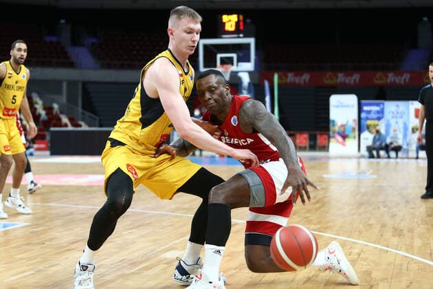 2022.02.02 Sopot Koszykowka FIBA Europe Cup TOP16 sezon 2021 2022 Trefl Sopot - Benfica Lizbona N z Michal Kolenda Frank Gaines Foto Piotr Matusewicz PressFocus 2022.02.02 Sopot Basketball FIBA Europe Cup season 2021 2022 Trefl Sopot - Benfica Lizbona Michal Kolenda Frank Gaines Credit: Piotr Matusewicz PressFocus NEWSPIX.PL --- Newspix.pl  20220202_PF_PM009