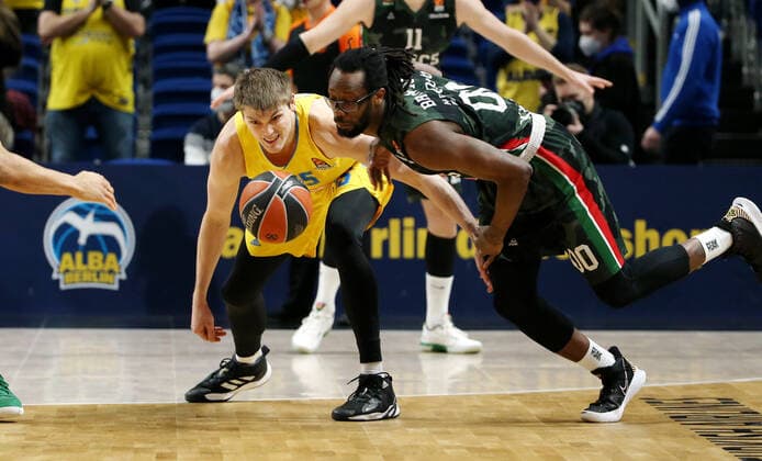 Ben Lammers, John Brown III action game scene duel sports basketball Euroleague EL men season 2021 2022 02 02 2022 ALBA Berlin vs UNICS Kazan