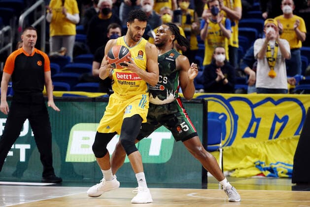 Johannes Thiemann, Jarrell Brantley action game scene duel sports basketball Euroleague EL men season 2021 2022 02 02 2022 ALBA Berlin vs UNICS Kazan