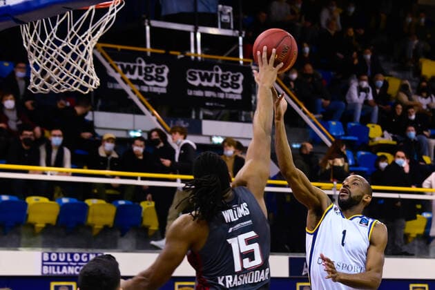 William CUMMINGS ( 1 - Metropolitans 92 ) - Alan Williams ( 15 - Lokomotiv Krasnodar ) - BASKET : Metropolitans 92 vs Lokomotiv Krasnodar - Eurocup - 02 02 2022 FedericoPestellini Panoramic 