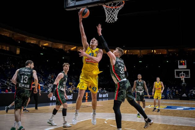 Basketball Berlin 02 02 2022 Season 2021 2022 Euroleague Regular Season Alba Berlin UNICS Kazan Luke Sikma Alba Berlin, No 43 Andrey Vorontsevich Kazan, No 33