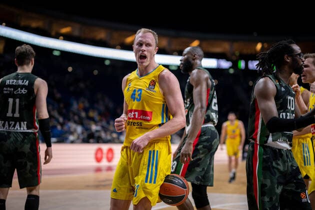 Basketball Berlin 02 02 2022 Season 2021 2022 Euroleague Regular Season Alba Berlin UNICS Kazan Luke Sikma Alba Berlin, No 43 Cheers