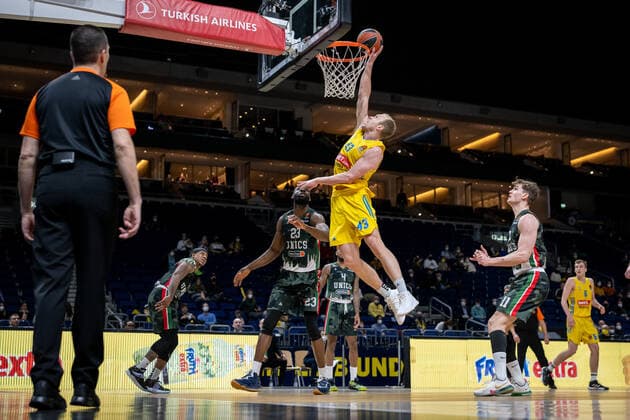 Basketball Berlin 02 02 2022 Season 2021 2022 Euroleague Regular Season Alba Berlin UNICS Kazan Luke Sikma Alba Berlin, No 43 Tonye Jekiri Kazan, No 23