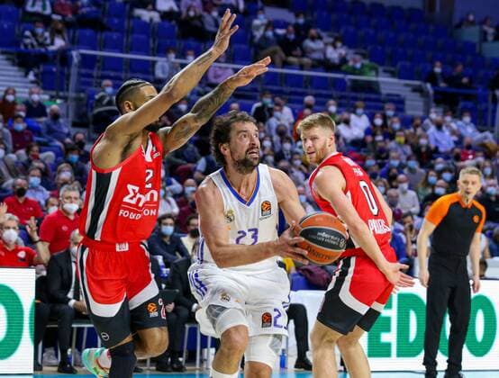 2nd February 2022 Wizink Center Madrid Spain Turkish Airlines Euroleague Basketball Real Madrid vs Olympiacos Piraeus Sergio Llull Madrid and Tyler Dorsey Olympiacos 900 Cordon Press  x900 CordonxPressx xBaloncestox