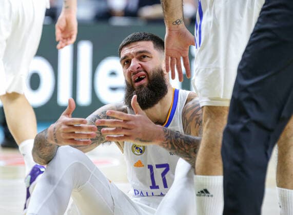 2nd February 2022 Wizink Center Madrid Spain Turkish Airlines Euroleague Basketball Real Madrid vs Olympiacos Piraeus Vincent Poirier Madrid after receiving an elbow in the mouth and losing a tooth Madrid Madrid Spain Baloncesto Copyright: xAlbaxPachecox xAgenciaxLOFx