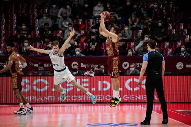Mandatory Credit: Photo by Mattia Radoni LiveMedia Shutterstock (12786732r) Michael Bramos (Umana Reyer Venezia) and Moritz Krimmer (Ratiopharm ULM) Basketball EuroCup Championship Umana Reyer Venezia vs Ratiopharm Ulm, Palasport Taliercio, Venice, Italy - 02 Feb 2022 Basketball EuroCup Championship Umana Reyer Venezia vs Ratiopharm Ulm, Palasport Taliercio, Venice, Italy - 02 Feb 2022  Copyright: xMattiaxRadoni LiveMedia Shutterstockx 12786732r