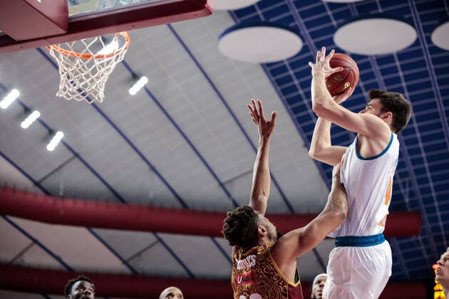 February 2, 2022, Venice, Italy: Venice, Italy, Palasport Taliercio, February 02, 2022, Fedor Zugic (Ratiopharm ULM) and Jeff Brooks (Umana Reyer Venezia) during Umana Reyer Venezia vs Ratiopharm Ulm - Basketball EuroCup Championship. Basketball EuroCup Championship - Umana Reyer Venezia vs Ratiopharm Ulm, Venice, Italy  - ZUMAl164 20220202_zsa_l164_177 Copyright: xMattiaxRadonix