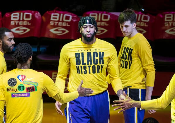 February 2, 2022, Los Angeles, California, USA: Anthony Davis 3 of the Los Angeles Lakers is introduced prior to their NBA, Basketball Herren, USA game against the Portland Trailblazers on Wednesday February 2, 2022 at Crypto.com Arena in Los Angeles, California. PI Los Angeles USA - ZUMAp124 20220202_zaa_p124_002 Copyright: xJAVIERxROJASx