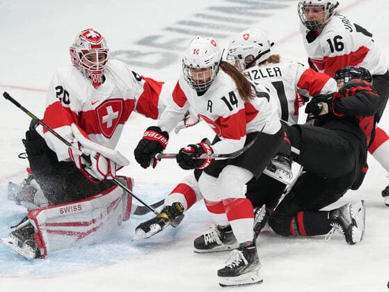 (220203) -- BEIJING, Feb. 3, 2022 -- Athletes compete during the women s Ice hockey, Eishockey preliminary round Group A match between Canada and Switzerland at the National Indoor Stadium in Beijing, China, Feb. 3, 2022. ) (BEIJING2022)CHINA-BEIJING-OLYMPIC Winter games, Winterspiele,Spiele, Summer games ICE HOCKEY-WOMEN S PRELIMINARY (CN) DuxYu 