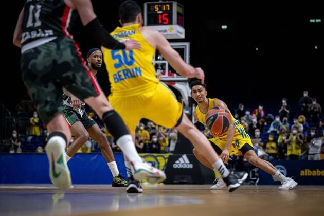 Basketball Berlin 02 02 2022 Season 2021 2022 Euroleague Regular Season Alba Berlin UNICS Kazan Maodo Lo Alba Berlin, No 00 fits Javel Zoosman Alba Berlin, No 50