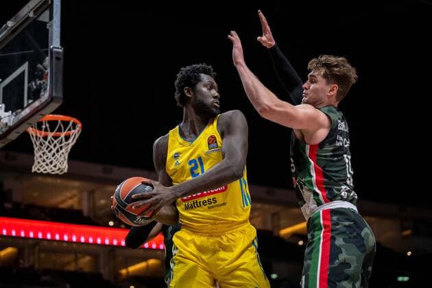 Basketball Berlin 02 02 2022 Season 2021 2022 Euroleague Regular Season Alba Berlin UNICS Kazan Christ Koumadje Alba Berlin, No 21 Mario Hezonja Kazan, No 11