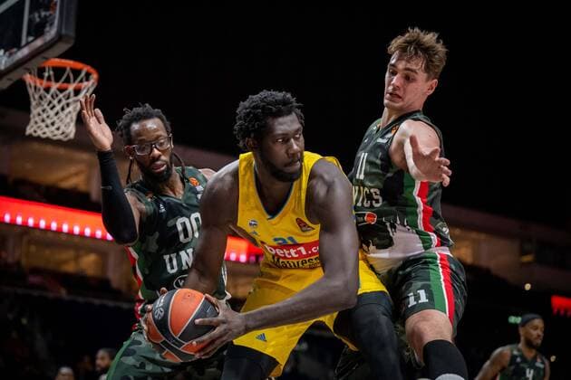 Basketball Berlin 02 02 2022 Season 2021 2022 Euroleague Regular Season Alba Berlin UNICS Kazan Christ Koumadje Alba Berlin, No 21 Mario Hezonja Kazan, No 11 John Brown III Kazan, No 00