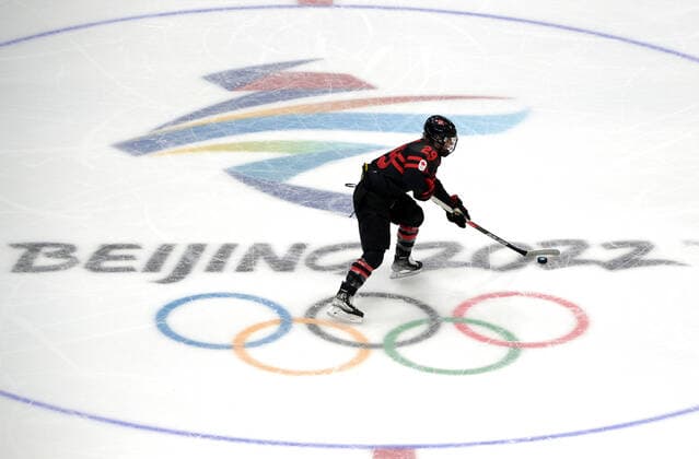 (220203) -- BEIJING, Feb. 3, 2022 -- Marie-Philip Poulin of Canada competes during the women s Ice hockey, Eishockey preliminary round Group A match between Canada and Switzerland at the National Indoor Stadium in Beijing, China, Feb. 3, 2022. ) (BEIJING2022)CHINA-BEIJING-OLYMPIC Winter games, Winterspiele,Spiele, Summer games ICE HOCKEY-WOMEN S PRELIMINARY (CN) LixAn 