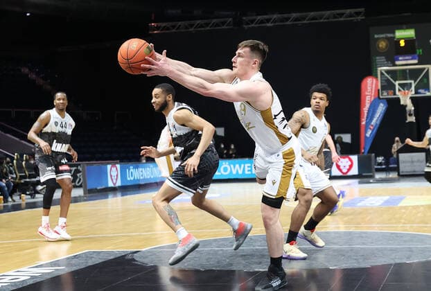 Ondrej Sehnal Basketball Loewen Braunschweig