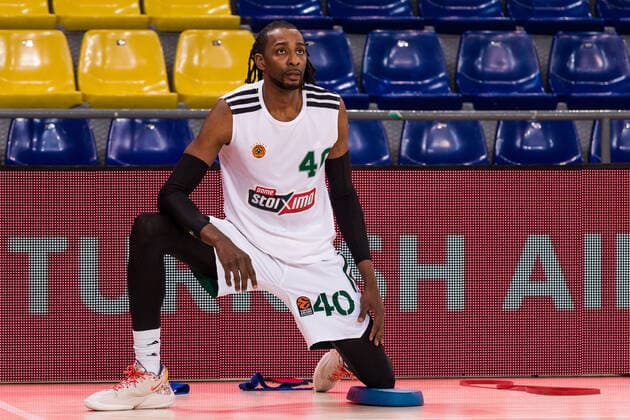 February 3, 2022, Barcelona, Barcelona, Spain: Jeremy Evans of Panathinaikos OPAP Athens warming up before the Turkish Airlines EuroLeague match between FC Barcelona, Barca and Panathinaikos OPAP Athens at Palau Blaugrana on February 03, 2022 in Barcelona, Spain. Barcelona Spain - ZUMAa181 20220203_zaa_a181_001 Copyright: xJavierxBorregox