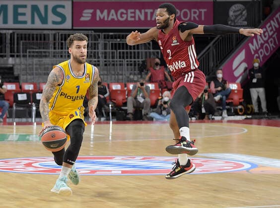 03 02 2022, xemx, basketball euroleague, FC Bayern Muenchen Maccabi Electra Tel Aviv emspor, v l Scottie Wilbekin Maccabi Electra Tel Aviv , Corey Walden FC Bayern Basketball Muenchen