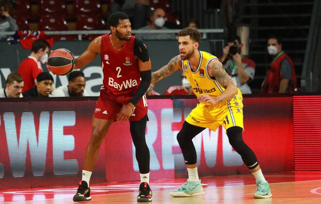 2 Corey Walden FCBB red against 1 Scottie Wilbekin Maccabi Basketball EuroLeague FC Bayern Muenchen Maccabi Tel Aviv Audi Dome on 03 02 2022 PHOTO Mladen Lackovic LakoPress