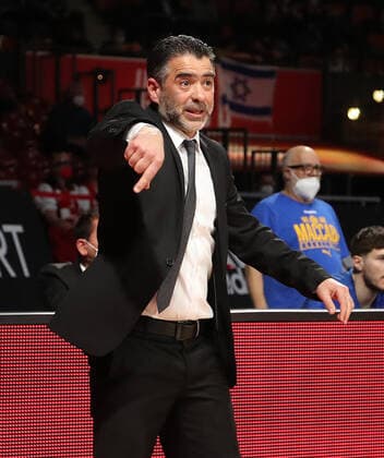 Ioannis Sfairopoulos Maccabi Tel Aviv, head coach gives instructions GER, FC Bayern Basketball vs Maccabi Tel Aviv, EuroLeague, season 2021 2022, 03 02 2022, GER, FC Bayern Basketball vs Maccabi Tel Aviv, EuroLeague, season 2021 2022, 03 02 2022, Munich Copyright: xEIBNER MarcelxEngelbrechtx EP_EER