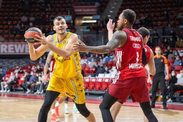 Ido Menchel 3 Maccabi Fox Tel Aviv , Thomas Deshaun 1 FC Bayern , FC Bayern Basketball vs Maccabi Fox Tel Aviv, Euroleague, 03 02 2022 Muenchen Bayern Germany Copyright: xkolbert-press UlrichxGamelx