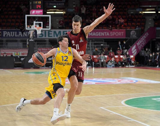 03 02 2022, xemx, Basketball Euroleague, FC Bayern Muenchen Maccabi Electra Tel Aviv emspor, v l John Dibartolomeo Maccabi Electra Tel Aviv , Vladimir Lucic FC Bayern Basketball Muenchen