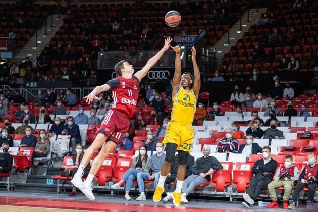 Vladimir Lucic 11 FC Bayern , James Nunnally 21 Maccabi Fox Tel Aviv , FC Bayern Basketball vs Maccabi Fox Tel Aviv, Euroleague, 03 02 2022 Muenchen Bayern Germany Copyright: xkolbert-press UlrichxGamelx