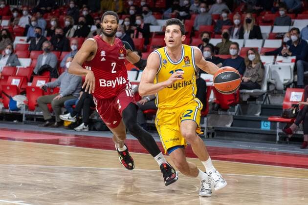 Corey Walden 2 FC Bayern , John DiBartolomeo 12 Maccabi Fox Tel Aviv , FC Bayern Basketball vs Maccabi Fox Tel Aviv, Euroleague, 03 02 2022 Muenchen Bayern Germany Copyright: xkolbert-press UlrichxGamelx