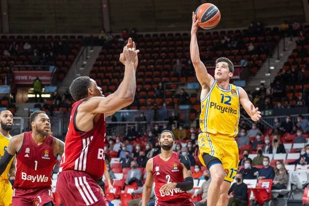 Thomas Deshaun 1 FC Bayern , Augustine Rubit 21 FC Bayern , John DiBartolomeo 12 Maccabi Fox Tel Aviv , FC Bayern Basketball vs Maccabi Fox Tel Aviv, Euroleague, 03 02 2022 Muenchen Bayern Germany Copyright: xkolbert-press UlrichxGamelx