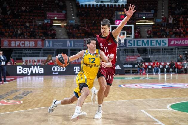 John DiBartolomeo 12 Maccabi Fox Tel Aviv , Vladimir Lucic 11 FC Bayern , FC Bayern Basketball vs Maccabi Fox Tel Aviv, Euroleague, 03 02 2022 Muenchen Bayern Germany Copyright: xkolbert-press UlrichxGamelx