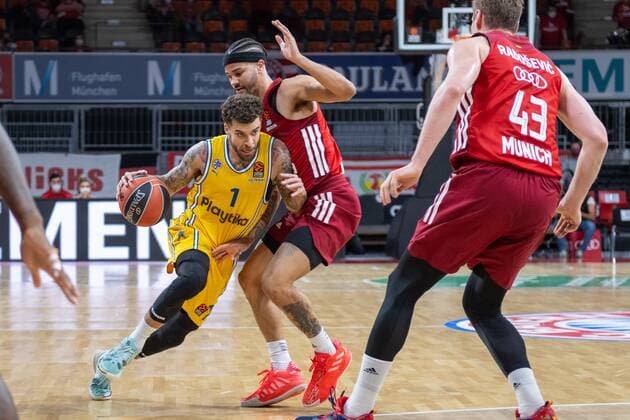 Scottie Wilbekin 1 Maccabi Fox Tel Aviv , Nick Weiler Babb 0 FC Bayern , FC Bayern Basketball vs Maccabi Fox Tel Aviv, Euroleague, 03 02 2022 Muenchen Bayern Germany Copyright: xkolbert-press UlrichxGamelx