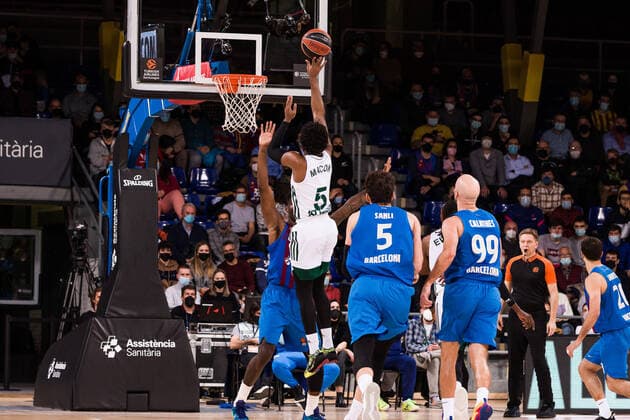 February 3, 2022, Barcelona, Barcelona, Spain: Daryl Macon Jr. of Panathinaikos OPAP Athens in action during the Turkish Airlines EuroLeague match between FC Barcelona, Barca and Panathinaikos OPAP Athens at Palau Blaugrana on February 03, 2022 in Barcelona, Spain. Barcelona Spain - ZUMAa181 20220203_zaa_a181_030 Copyright: xJavierxBorregox