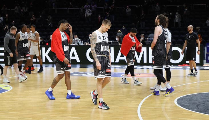 Aigars Skele s Oliver Wuerzburg 21 and his team are disappointed, defeat in Braunschweig