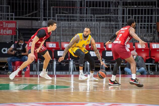 Vladimir Lucic 11 FC Bayern , Derrick Williams 6 Maccabi Fox Tel Aviv , Corey Walden 2 FC Bayern , FC Bayern Basketball vs Maccabi Fox Tel Aviv, Euroleague, 03 02 2022 Muenchen Bayern Germany Copyright: xkolbert-press UlrichxGamelx