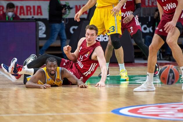 Keenan Evans 2 Maccabi Fox Tel Aviv , Leon Radosevic 43 FC Bayern , FC Bayern Basketball vs Maccabi Fox Tel Aviv, Euroleague, 03 02 2022 Munich Bavaria Germany Copyright: xkolbert-press UlrichxGamelx