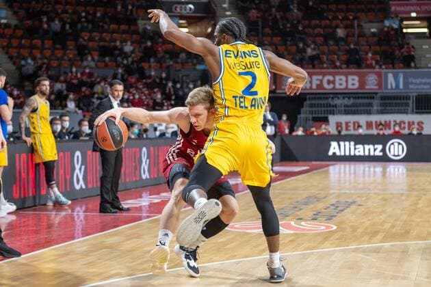 Ognjen Jaramaz 10 FC Bayern , Keenan Evans 2 Maccabi Fox Tel Aviv , FC Bayern Basketball vs Maccabi Fox Tel Aviv, Euroleague, 03 02 2022 Muenchen Bayern Germany Copyright: xkolbert-press UlrichxGamelx