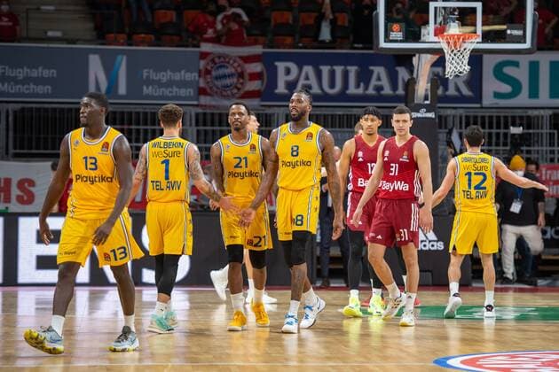 Team Maccabi Fox Tel Aviv after losing game, FC Bayern Basketball vs Maccabi Fox Tel Aviv, Euroleague, 03 02 2022 Muenchen Bayern Germany Copyright: xkolbert-press UlrichxGamelx