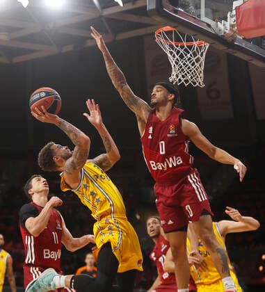 03 02 2022, Basketball Euroleague, FC Bayern Basketball vs Maccabi Tel Aviv, Munich, Basketball, in picture Vladimir Lucic FCB Basketball , Scottie Wilbekin Maccabi Tel Aviv and Nick Weiler Babi FCB Basketball
