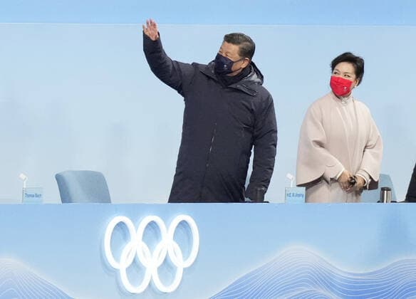 Sport Bilder des Tages Xi Jinping, President of China and his wife Peng Liyuan arrive for the Olympic Opening Ceremonies in National Stadium at the Beijing 2022 Winter Olympics on Friday, February 4, 2022.  OLY20220204208 PaulxHanna