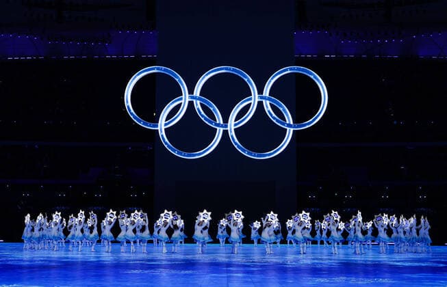 Bilder des Jahres 2022, Sport 02 Februar (220204) -- BEIJING, Feb. 4, 2022 -- Placard bearers perform during the opening ceremony of the Beijing 2022 Olympic Winter games, Winterspiele,Spiele, Summer games at the National Stadium in Beijing, capital of China, Feb. 4, 2022. ) (BEIJING2022)CHINA-BEIJING-OLYMPIC WINTER GAMES-OPENING CEREMONY (CN) CaoxCan 