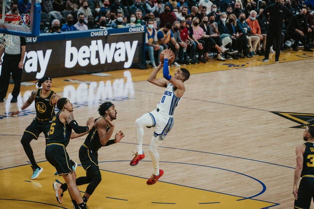 03 02 2022, USA, San Francisco, Chase Center, basketball men, NBA season 2021 2022, Golden State Warriors Sacramento Kings Tyrese Haliburton Kings mi