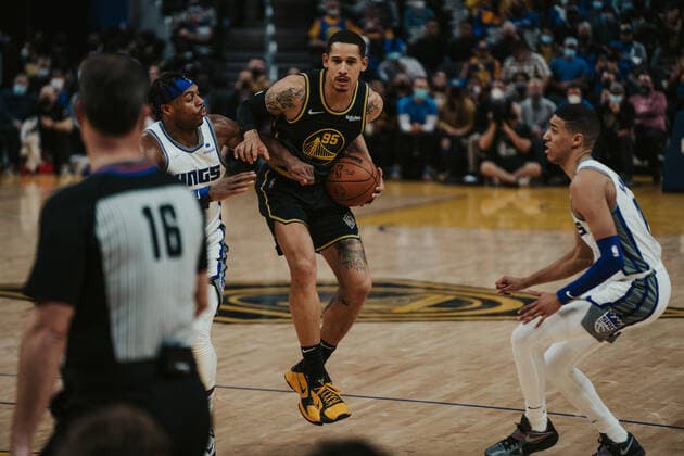 03 02 2022, USA, San Francisco, Chase Center, basketball men, NBA season 2021 2022, Golden State Warriors Sacramento Kings Juan Toscano Anderson Warriors mi