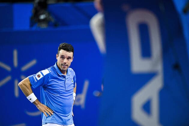 deception de Robert Bautista Agut (Esp) sur l avant dernier point TENNIS : Open Sud de France 2022 - Montpellier - 04 02 2022 JBAutissier Panoramic 
