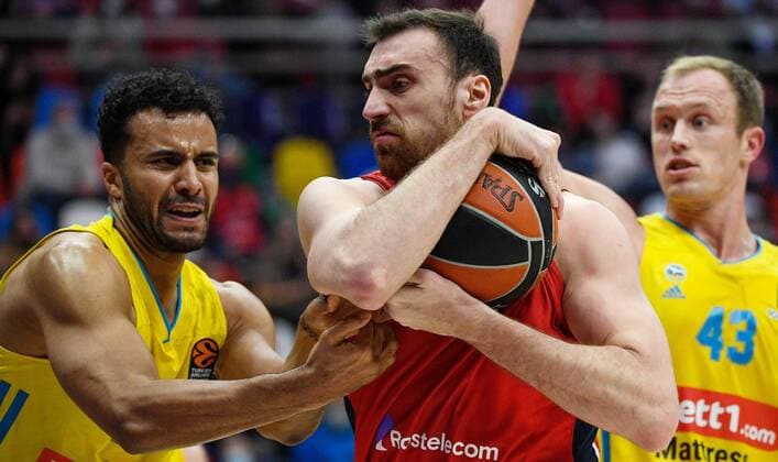 Russia Basketball Euroleague CSKA - ALBA 8104989 04.02.2022 CSKA?s Nikola Milutinov hugs the ball during the Euroleague basketball match between CSKA Moscow and Alba Berlin, in Moscow, Russia. Alexey Maishev Sputnik Moscow Russia  Copyright: xAlexeyxMaishevx